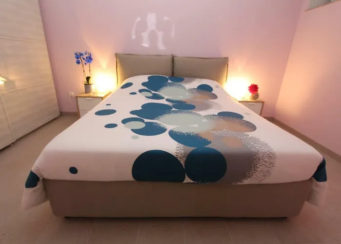 Lima Deluxe كوسترينا